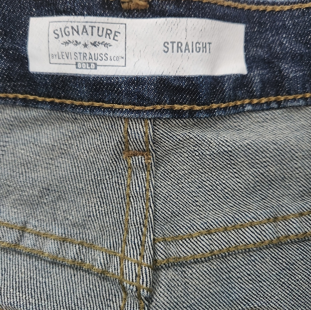 Signature Gold Levis - Picture 4 of 5